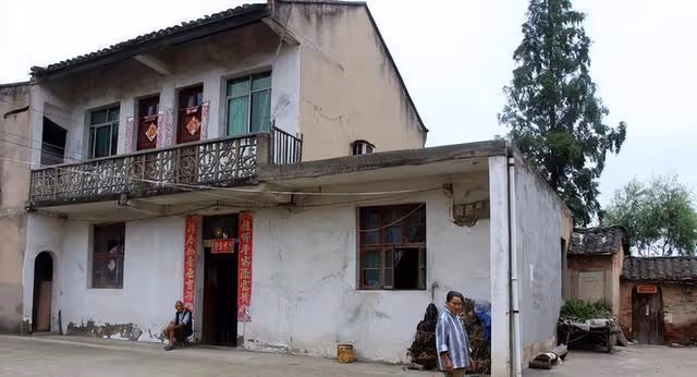 2010年，安徽採花大盜被捕：強姦40多名婦女，持刀卻被悍婦嚇退