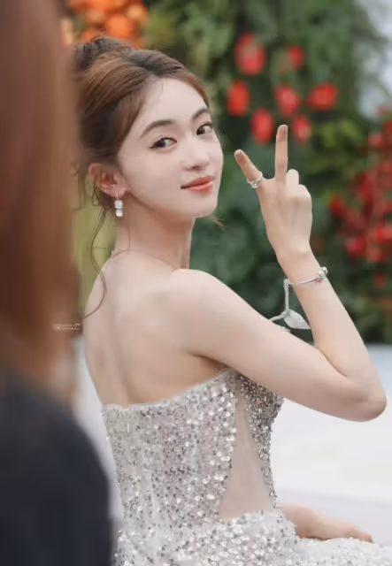 吳謹言成都佛羅倫斯小鎮照片， 氣質優雅絕美