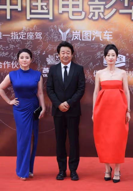 顏丙燕太胖了，150斤身材穿修身裙滿肚子贅肉，魅力卻完勝劉敏濤