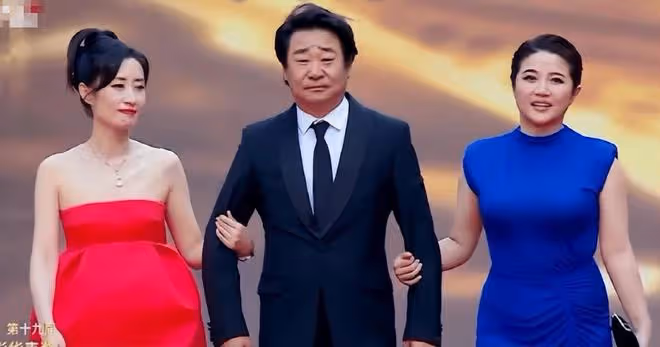 顏丙燕太胖了，150斤身材穿修身裙滿肚子贅肉，魅力卻完勝劉敏濤