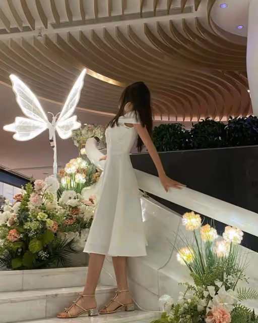 TVB前花旦一家三口出席晚宴!學霸女兒顏值超媽咪!略施脂粉星味足