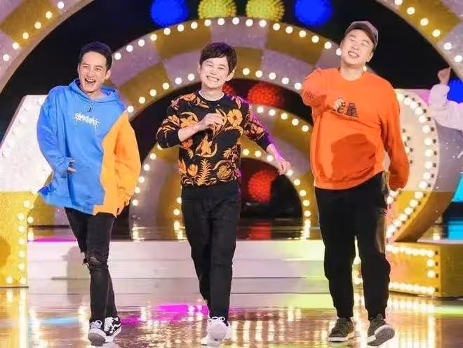 秀恩愛翻車,營銷暖男被群嘲,36歲的杜海濤「體面」去哪了?