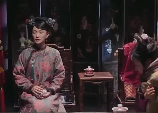 44歲董潔與49歲周迅同框,天然臉與醫美臉區別一目了然