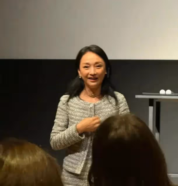44歲董潔與49歲周迅同框,天然臉與醫美臉區別一目了然