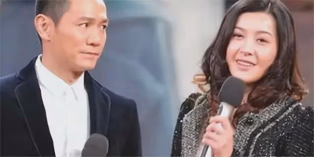 15年前,他在愛妻葬禮上哭到昏厥發誓永不再娶,現在怎樣了?