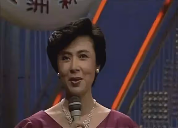 曾經的央視主持一姐,退休後卻成精神病患者!今69歲現狀如何?