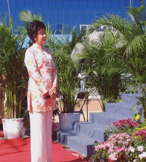 曾經的央視主持一姐，退休後卻成精神病患者！今69歲現狀如何？