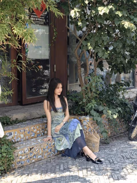 路人鏡頭下的任敏好美,青春靚麗,非常漂亮,整個人瘦了好多