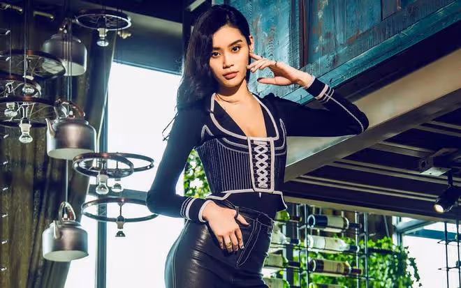 奚夢瑤女兒驚現超模身材,2歲身高驚人,遺傳優勢顯而易見