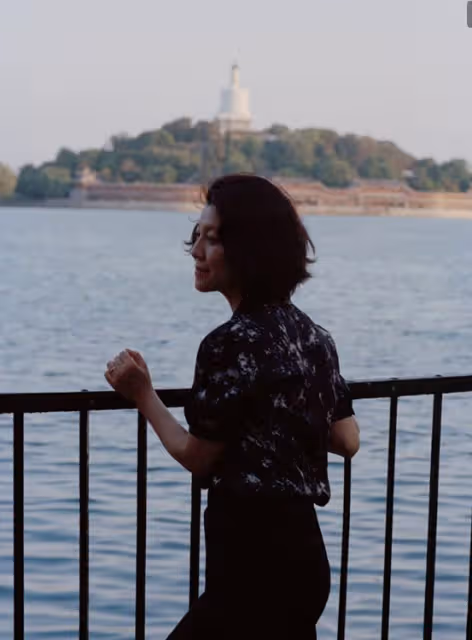 50歲劉琳的素顏照,打臉了多少假凍齡女星
