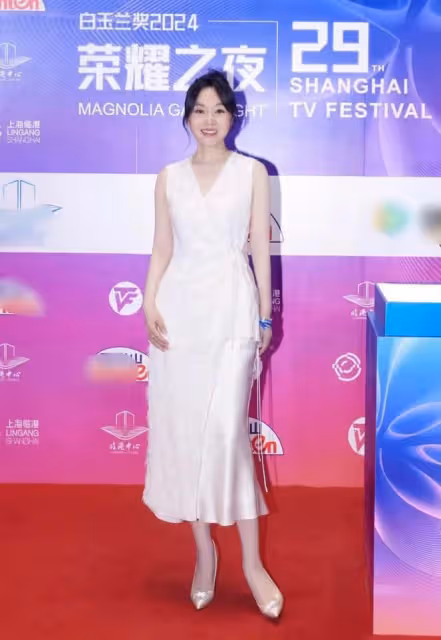 50歲劉琳的素顏照,打臉了多少假凍齡女星