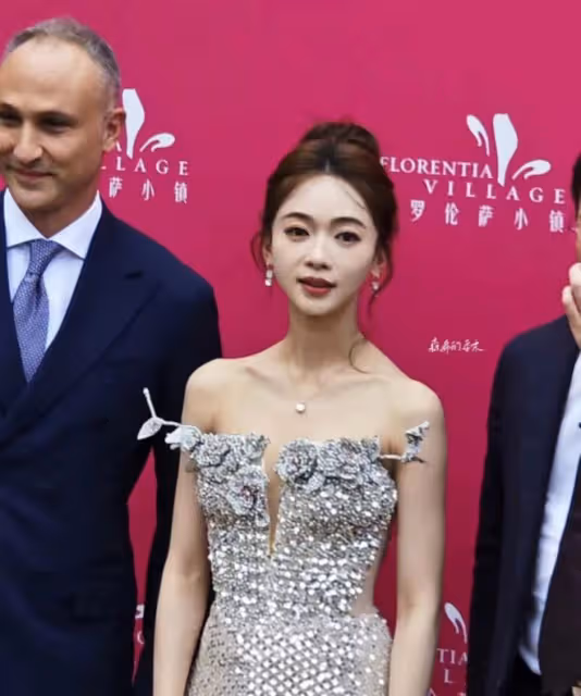 同樣是溜肩,把劉亦菲和吳謹言放一起看,才發現珠圓玉潤更美