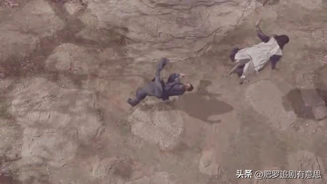 《鐵血丹心》直到西毒偷襲郭靖，東邪才發現，周伯通應是天下第一