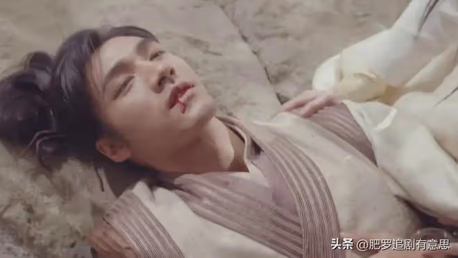 《鐵血丹心》直到西毒偷襲郭靖，東邪才發現，周伯通應是天下第一