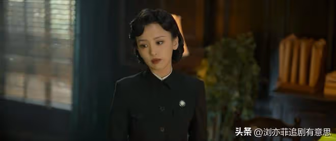 《孤城迷戰》直到大結局殭屍生化人暴動，她根本不知，沈處長叛變