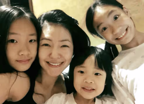 火力全開!大S毒舌點評小S母女照片,小S難掩怒意