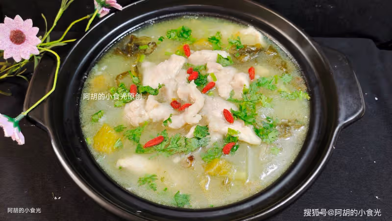 雞湯、魚湯不如此湯！花錢少易上手，天熱隨時煮一鍋，一碗喚醒胃口、酸滑不膩