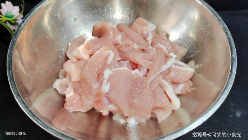 雞湯、魚湯不如此湯!花錢少易上手,天熱隨時煮一鍋,一碗喚醒胃口、酸滑不膩