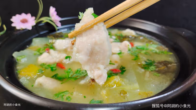 雞湯、魚湯不如此湯!花錢少易上手,天熱隨時煮一鍋,一碗喚醒胃口、酸滑不膩