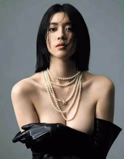 三吉彩花比基尼寫真大秀傲人事業線!魔鬼身材性感火辣