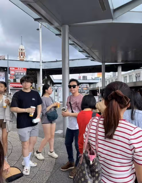張松文帶家人游香港！爸爸罕露臉！身材高大，路人喜歡兒子很開心