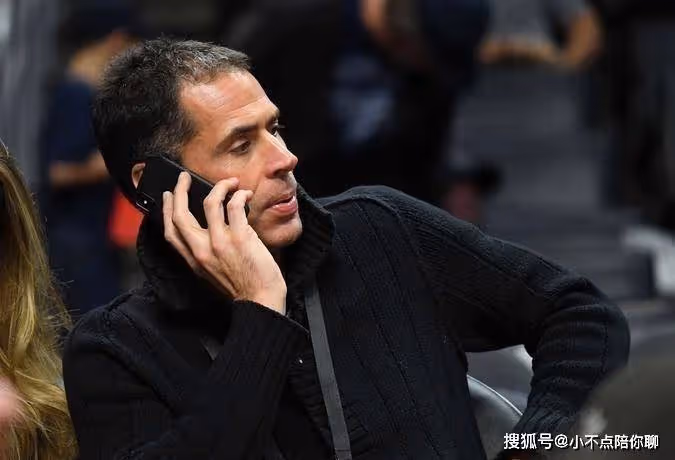 湖人一夜三消息:布朗尼湖人生涯首秀得4分,再失意中人!