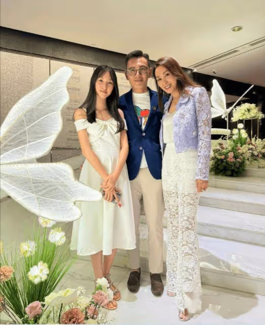 TVB前花旦一家出席晚宴!學霸女兒顏值超媽咪!不介意當演員