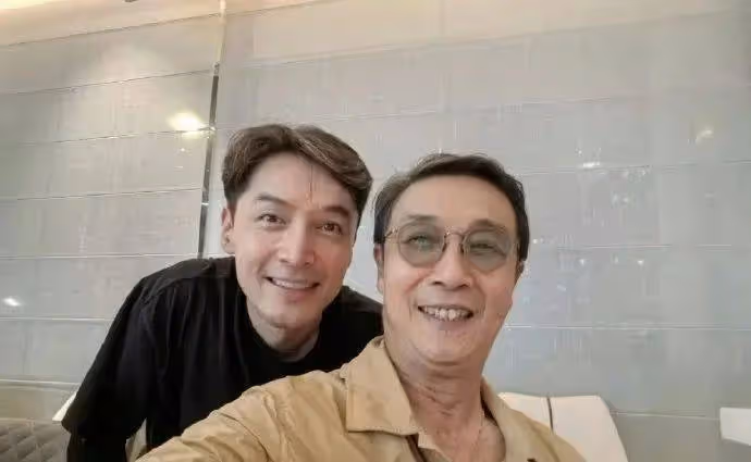 TVB男星大曬與胡歌老婆合照!笑容燦爛!網友驚訝與胡歌關係