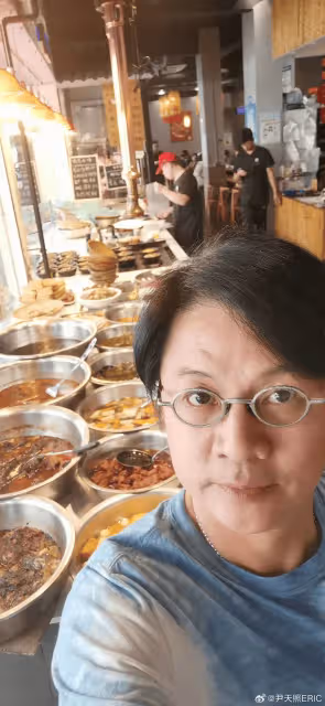 知名港星尹天照被質疑消費舊作!拒拍殭屍片,陪妻子抗癌花光積蓄