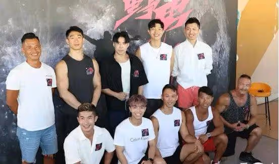 TVB新綜藝猛男選秀,滿屏震胸肌肉,網友辣評「只有肉沒有顏」
