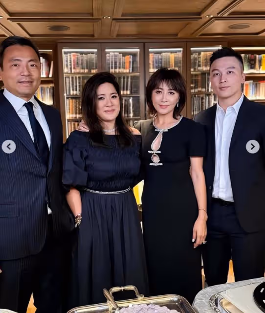 劉嘉玲28歲侄子露面,西裝筆挺很氣派,已成為職場中的精英