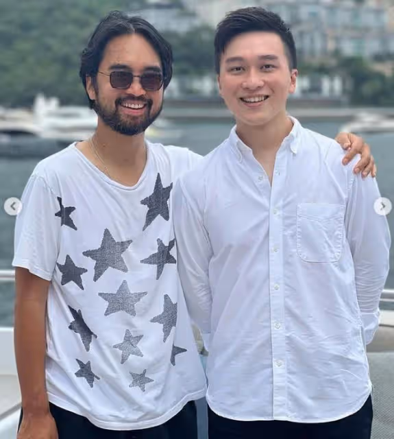 劉嘉玲28歲侄子露面,西裝筆挺很氣派,已成為職場中的精英