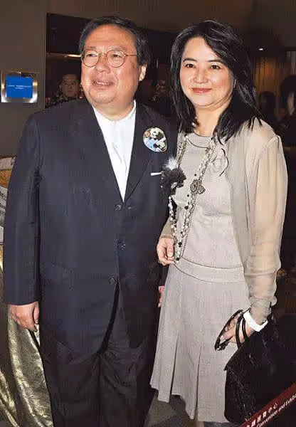 23歲星二代宣布出書做才女,曾在TVB兼職,無懼被批身材肥胖展現自信美