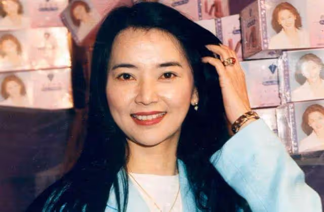 23歲星二代宣布出書做才女,曾在TVB兼職,無懼被批身材肥胖展現自信美