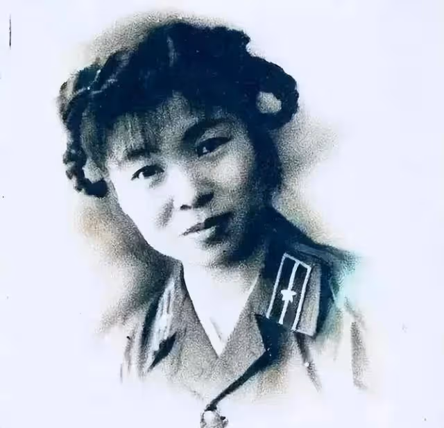 一對85歲夫婦去銀行匯款百萬,金額大引起懷疑,報警才知其身份