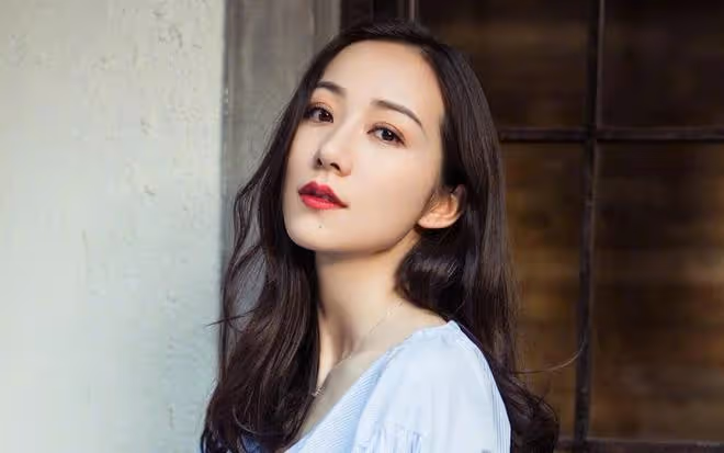 韓雪隱秘婚姻曝光,與年長18歲富商共度幸福時光,低調生活引關注