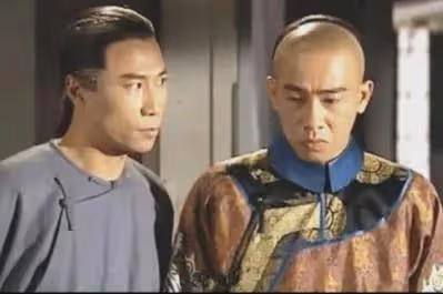香港知名男星參加孫子畢業禮!結過4次婚,現與小36歲女友拍拖!