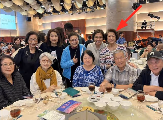 TVB資深女演員息影10年罕見露面！與周潤發聚餐，氣質優雅！