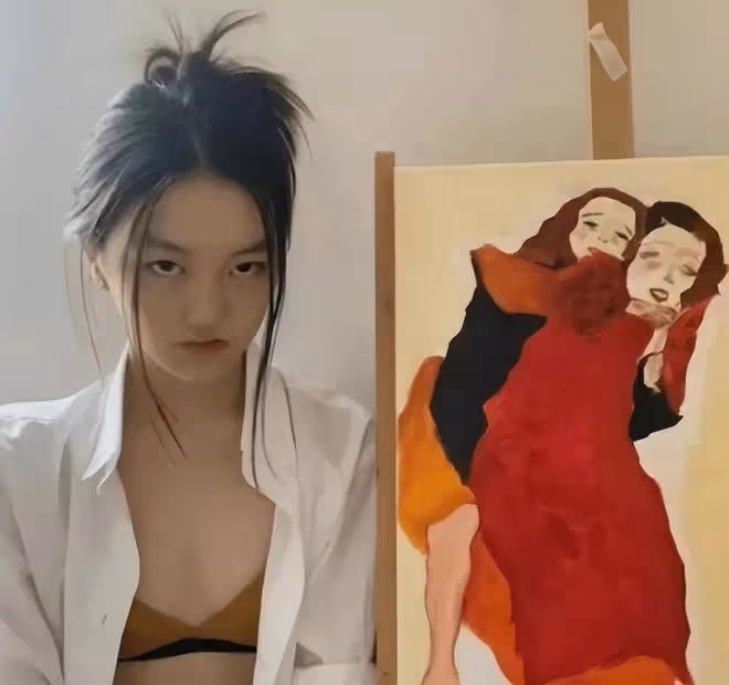 19歲梧桐妹秀漫畫,畫7個小時很認真,卻被評論要多練基本功