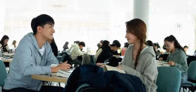 何西送一束鋼鐵玫瑰,方協文才知,億萬身家的他為何輸給毛頭小伙