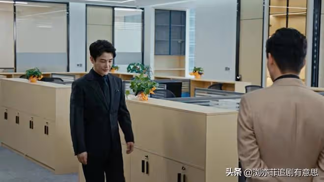 《執行法官》直到五人悲慘結局,齊麟才發現,老狐狸的保護傘太牛