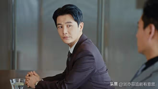 《執行法官》直到五人悲慘結局,齊麟才發現,老狐狸的保護傘太牛