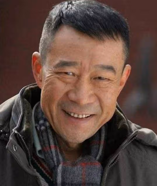 李雪健:患癌18年,脖子潰爛、痛不欲生,妻子讓他重新振作
