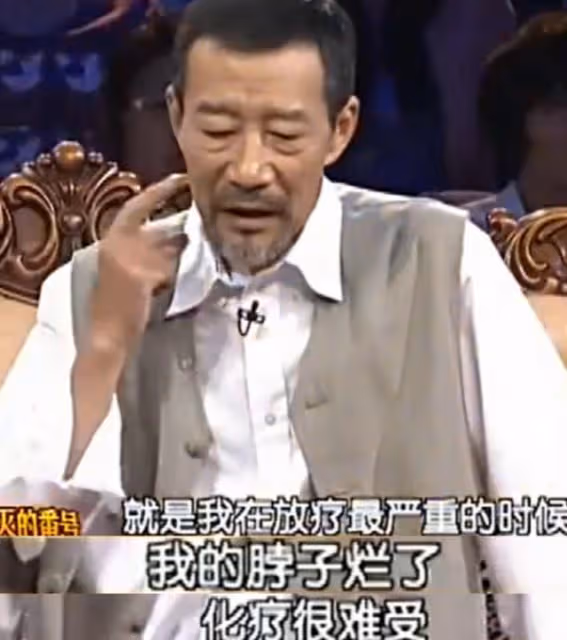 李雪健:患癌18年,脖子潰爛、痛不欲生,妻子讓他重新振作