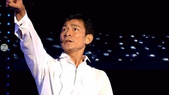 63歲的劉德華在上海開唱了!最幸福的就是她!引發全網熱議!
