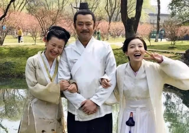 劉鈞:五年電工逆襲成黃金配角,妻子比他小14歲,竟是圈內的她