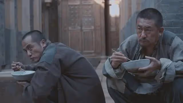 李洪濤：曾是鐵路工人，戲外娶老師的女兒為妻，結婚30年零緋聞