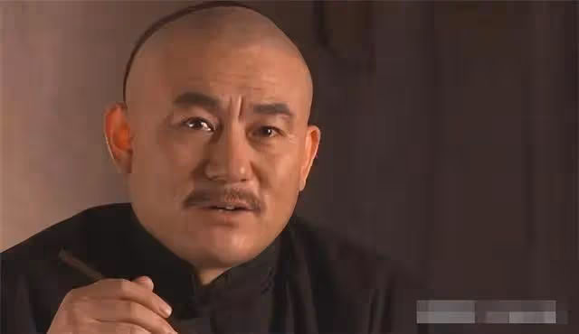 李洪濤:曾是鐵路工人,戲外娶老師的女兒為妻,結婚30年零緋聞