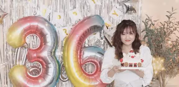 她20歲獲封影后,嫁大6歲才子丈夫生兩女,一家四口樂融融