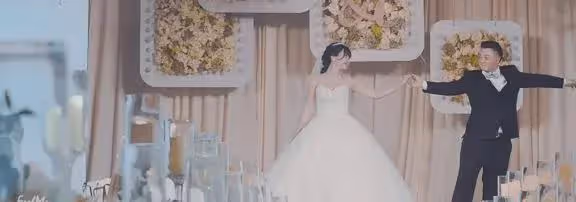 她20歲獲封影后,嫁大6歲才子丈夫生兩女,一家四口樂融融